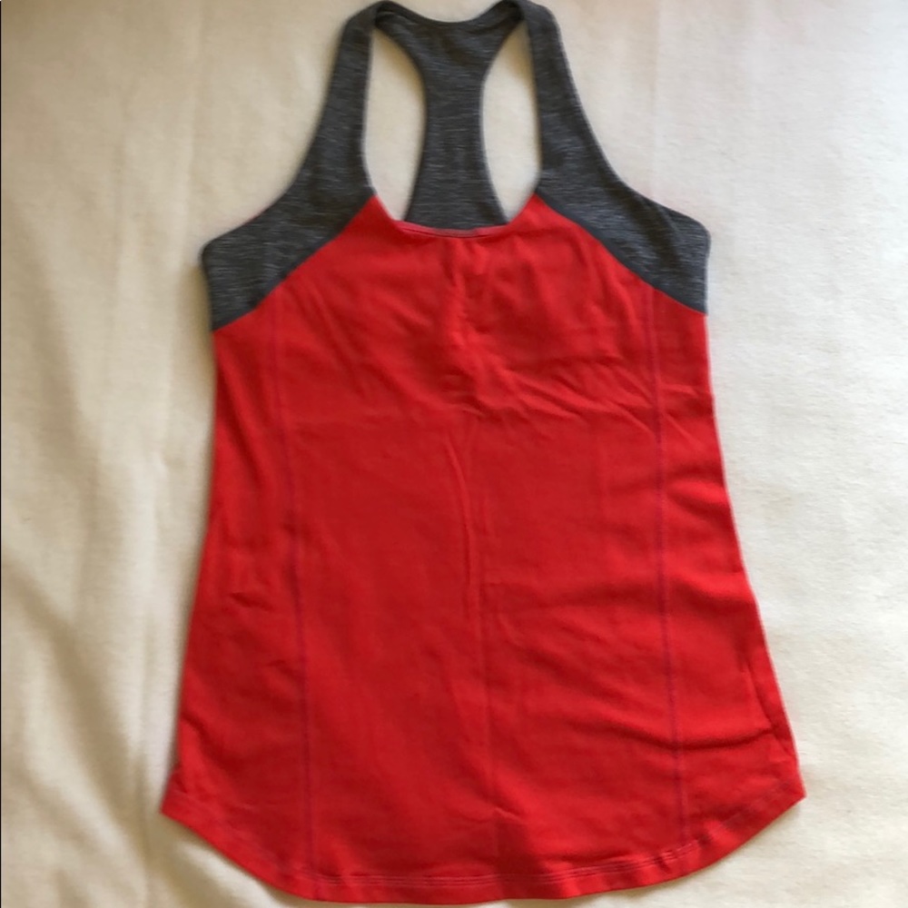 Lululemon tank with built in bra